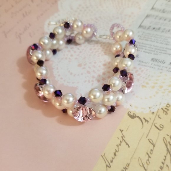 Handcrafted Pink Lucite Bead Bracelet – Sparkly & Unique - Picture 2 of 6